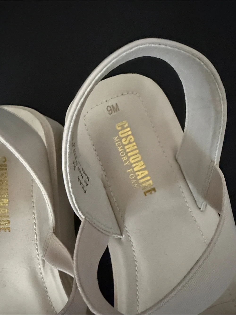 Cushionaire beige platform